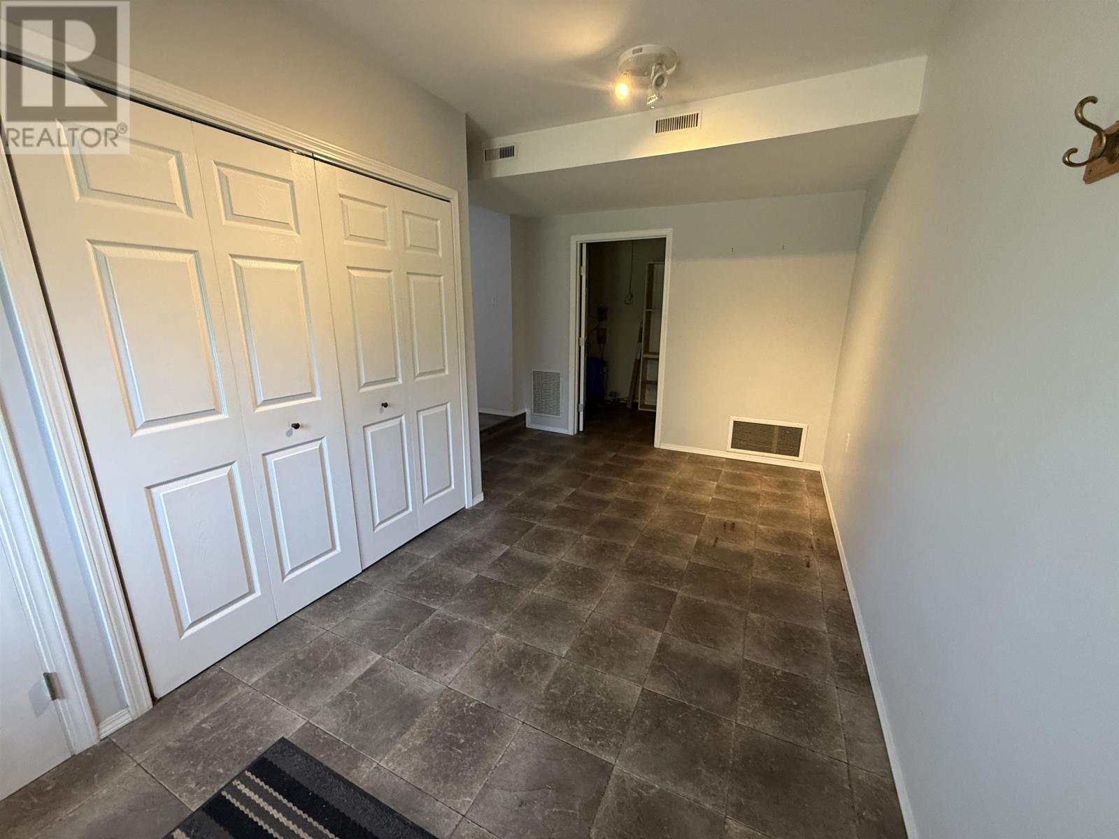 849 McIntyre DR - 9