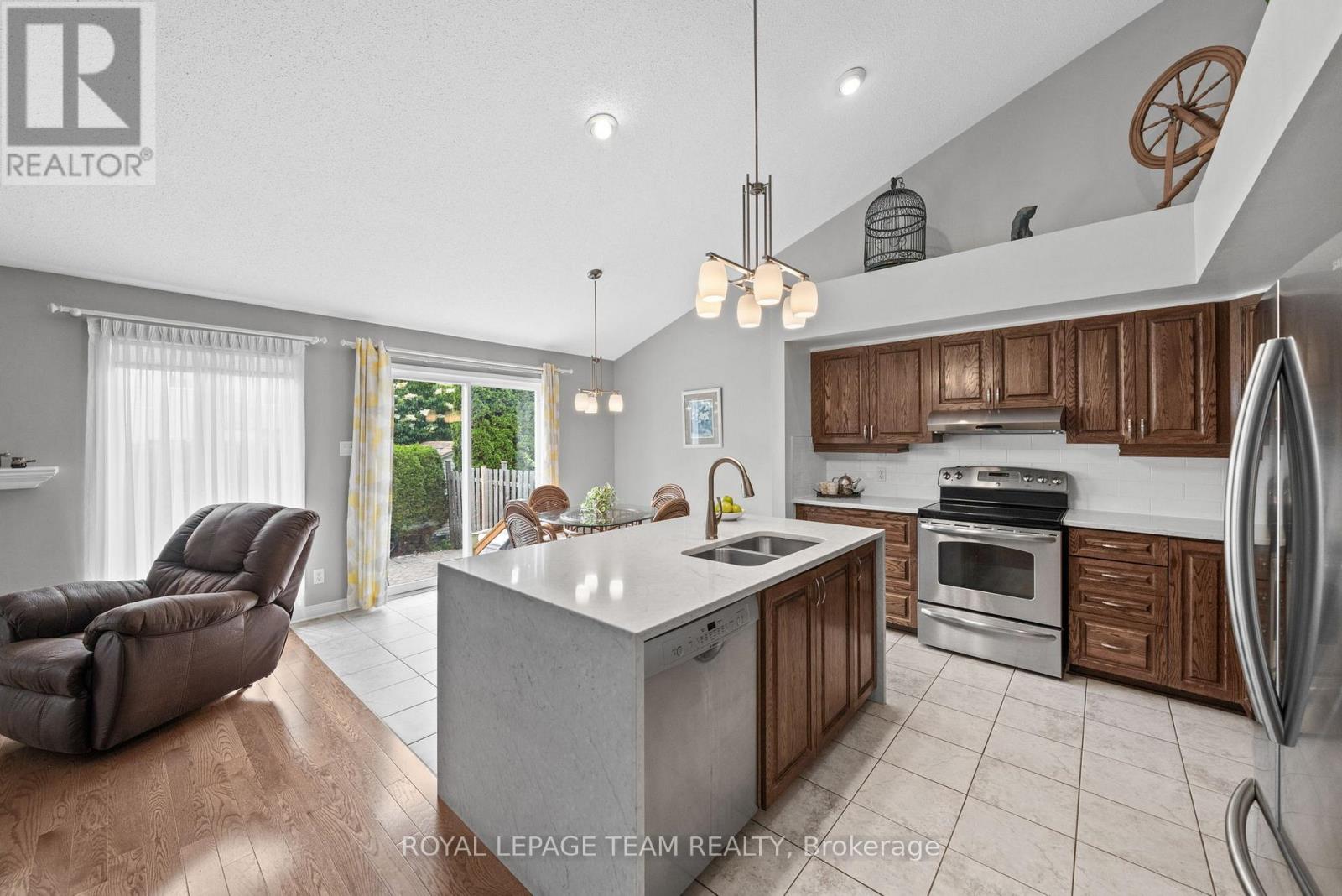 3 Bed, 3 Bath House for Sale in Ottawa – 51 SETTLER’S RIDGE WAY, Ottawa – MLS# X13486134 - Image 11