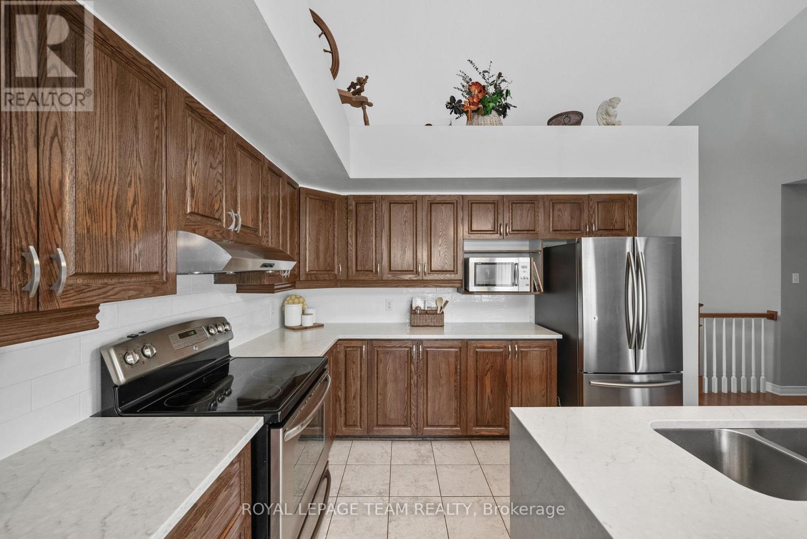 3 Bed, 3 Bath House for Sale in Ottawa – 51 SETTLER’S RIDGE WAY, Ottawa – MLS# X13486134 - Image 14