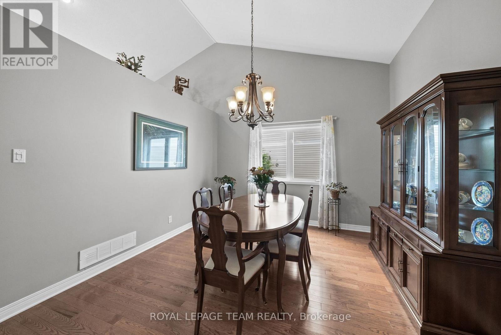 3 Bed, 3 Bath House for Sale in Ottawa – 51 SETTLER’S RIDGE WAY, Ottawa – MLS# X13486134 - Image 8
