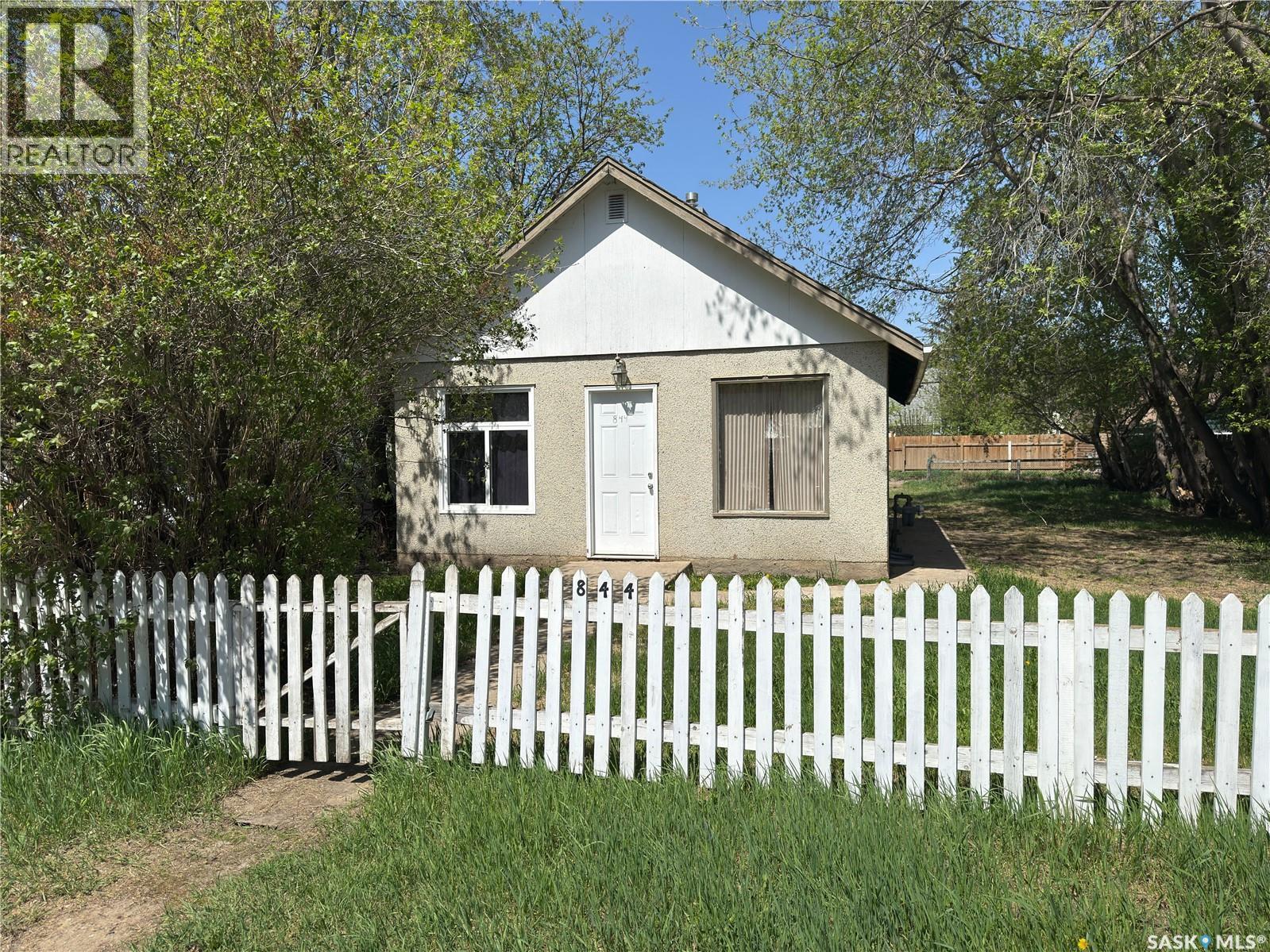 844 13th STREET W - 1
