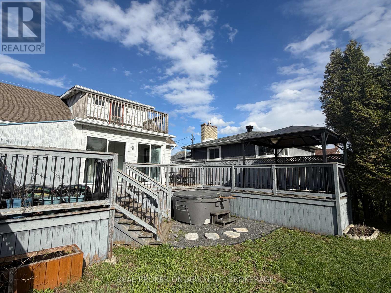 25 DUNBAR AVENUE - 36