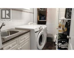 8675 Armstrong Avenue, Burnaby, BC V3N2H4 Photo 34