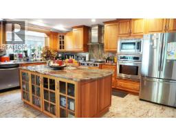8675 Armstrong Avenue, Burnaby, BC V3N2H4 Photo 14