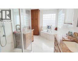 8675 Armstrong Avenue, Burnaby, BC V3N2H4 Photo 25