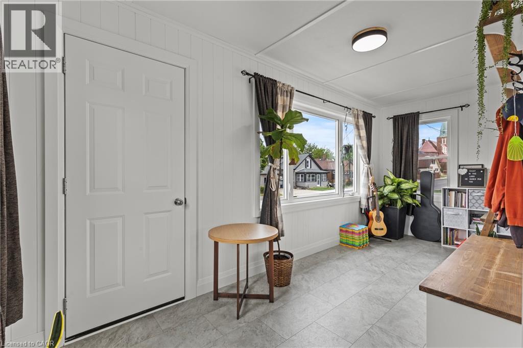 47 SULLIVAN Avenue - 32