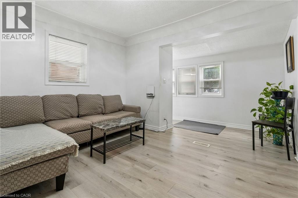 43 WHITFIELD Avenue - 15