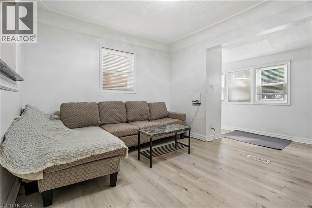 43 WHITFIELD Avenue - 16