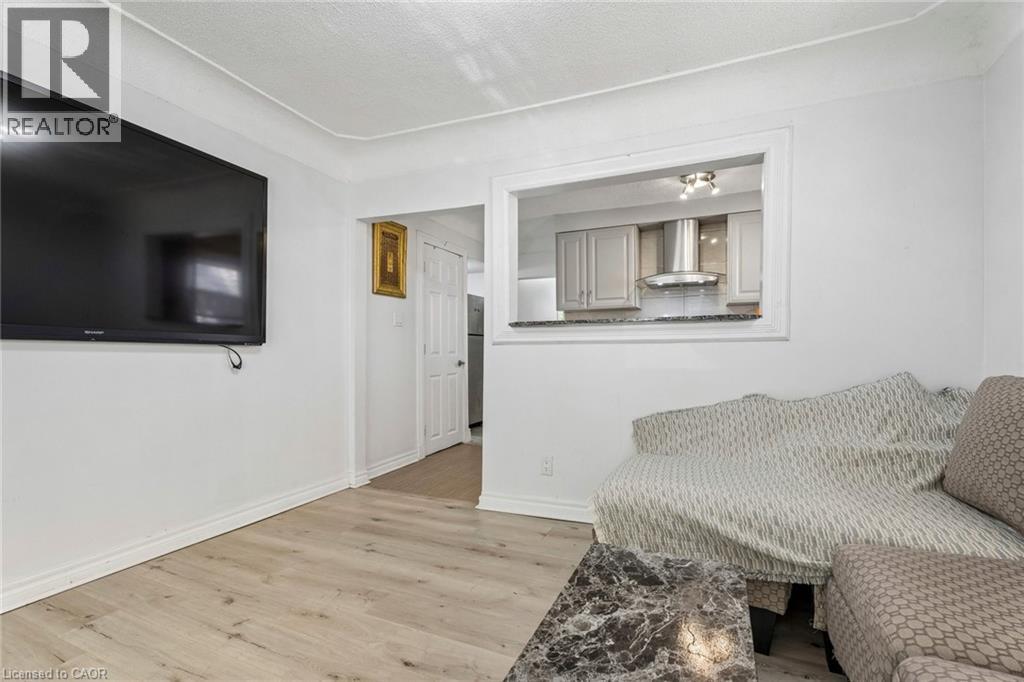 43 WHITFIELD Avenue - 19