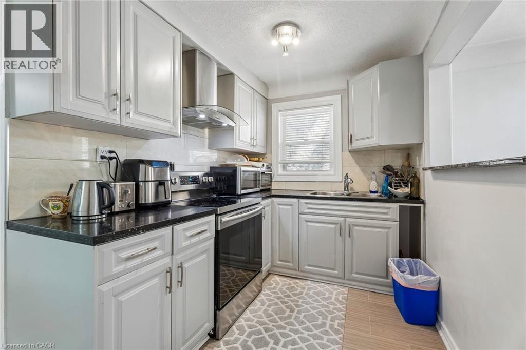 43 WHITFIELD Avenue - 22