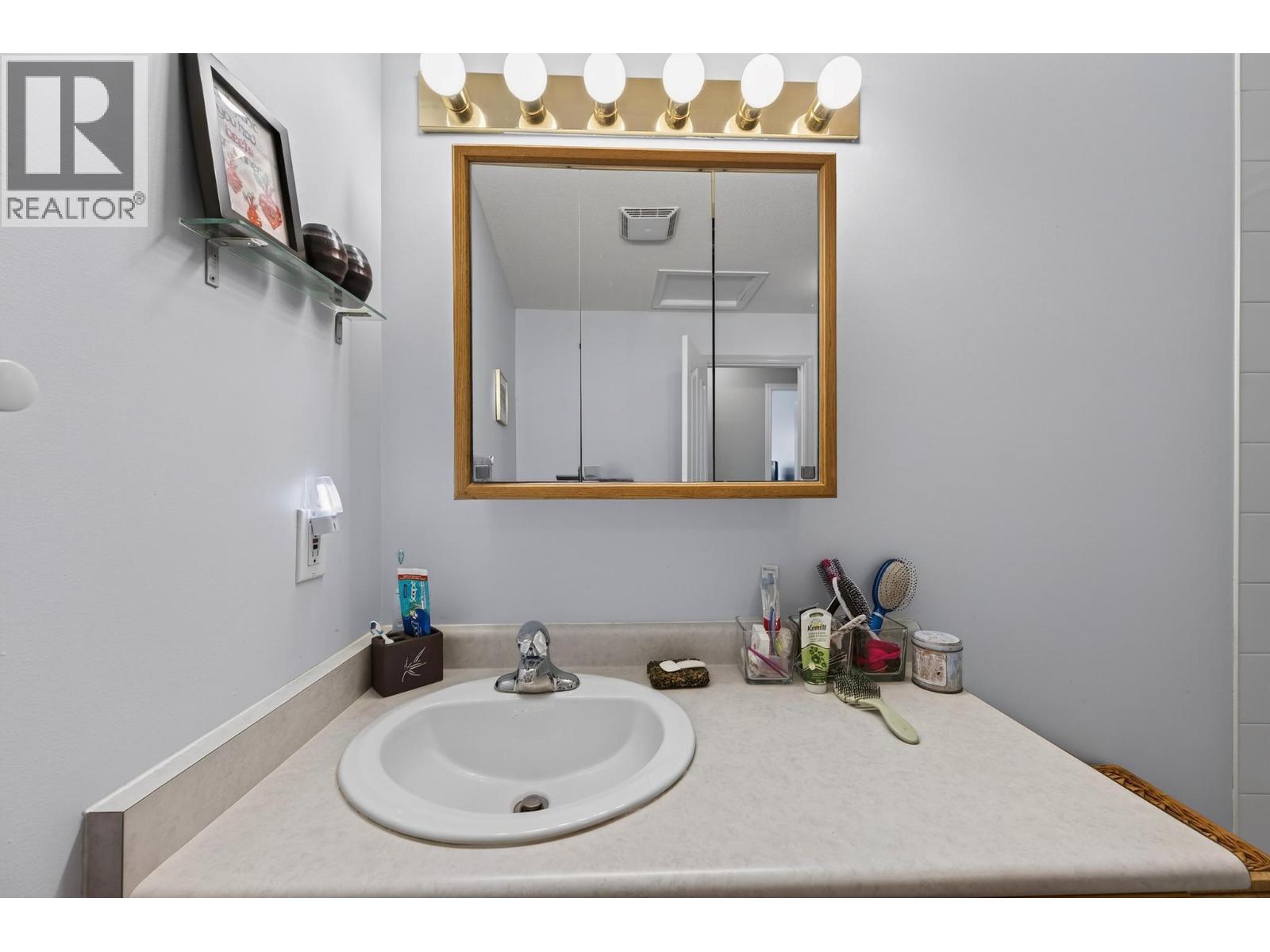 #12 411 5th Avenue S - 4