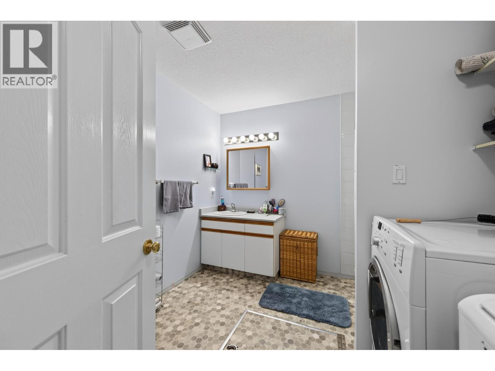 #12 411 5th Avenue S - 34