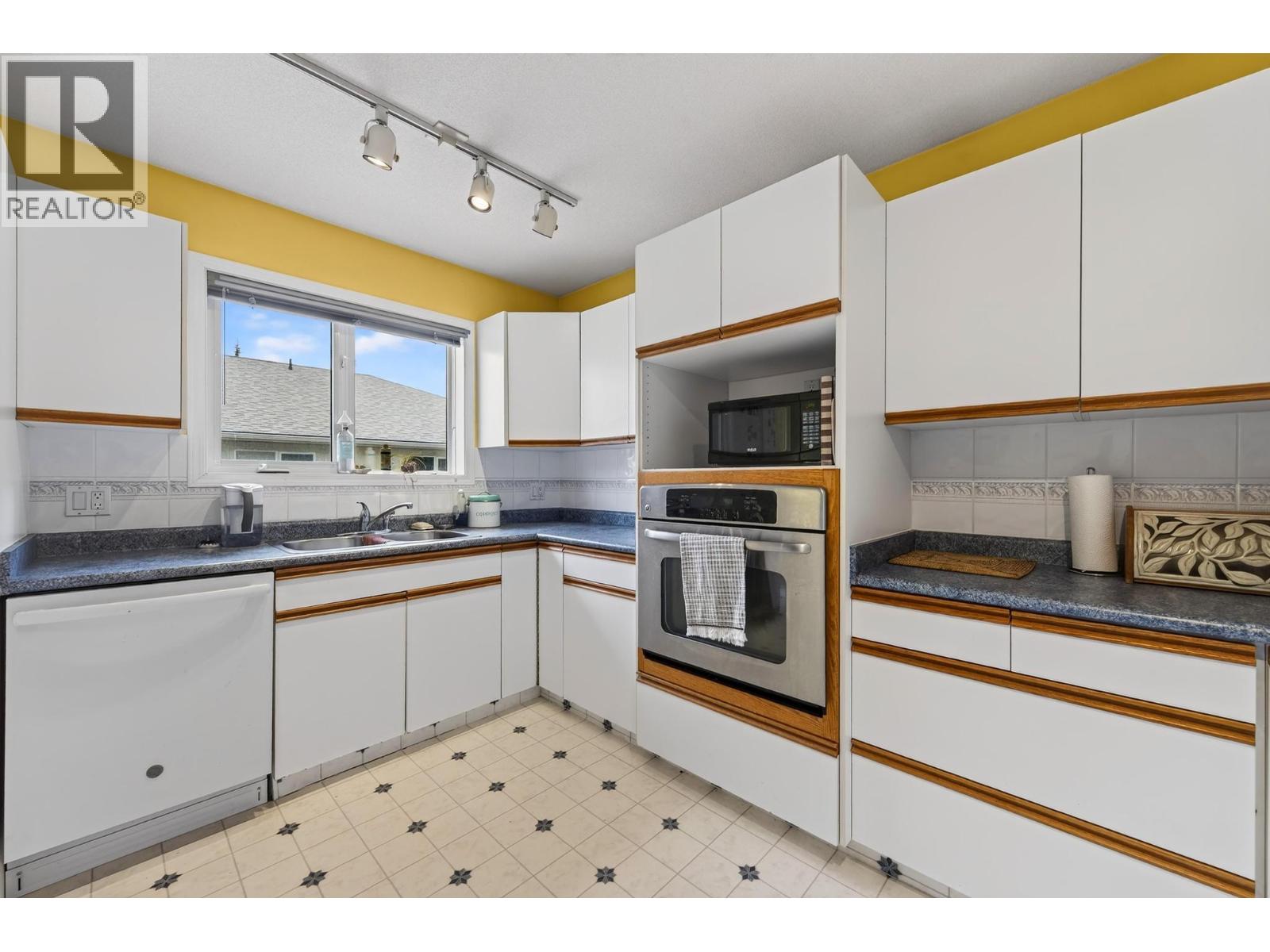 #12 411 5th Avenue S - 19