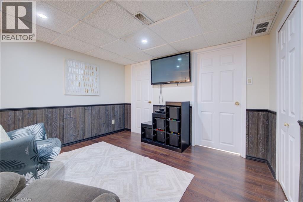 93 STEWART Avenue - 26