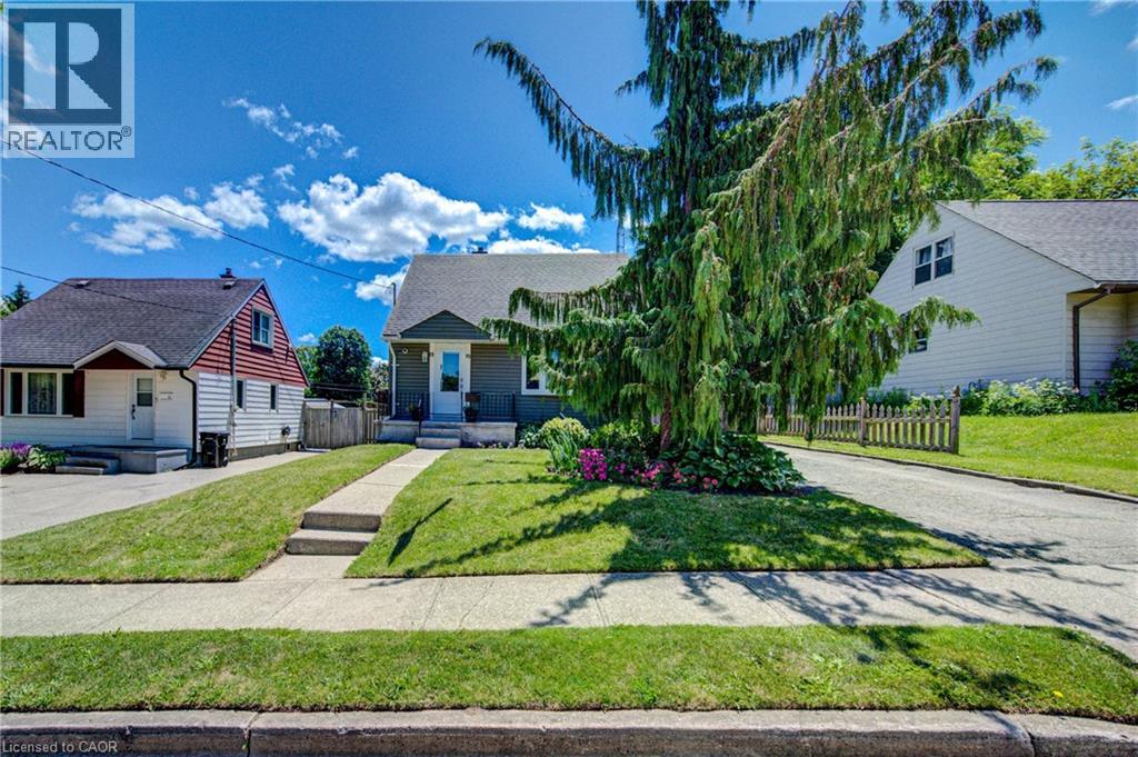 93 STEWART Avenue - 3