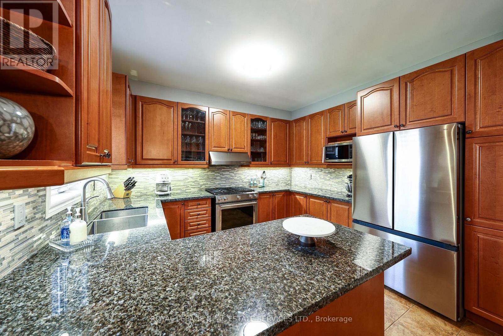 140 HUMBER FOREST COURT - 15
