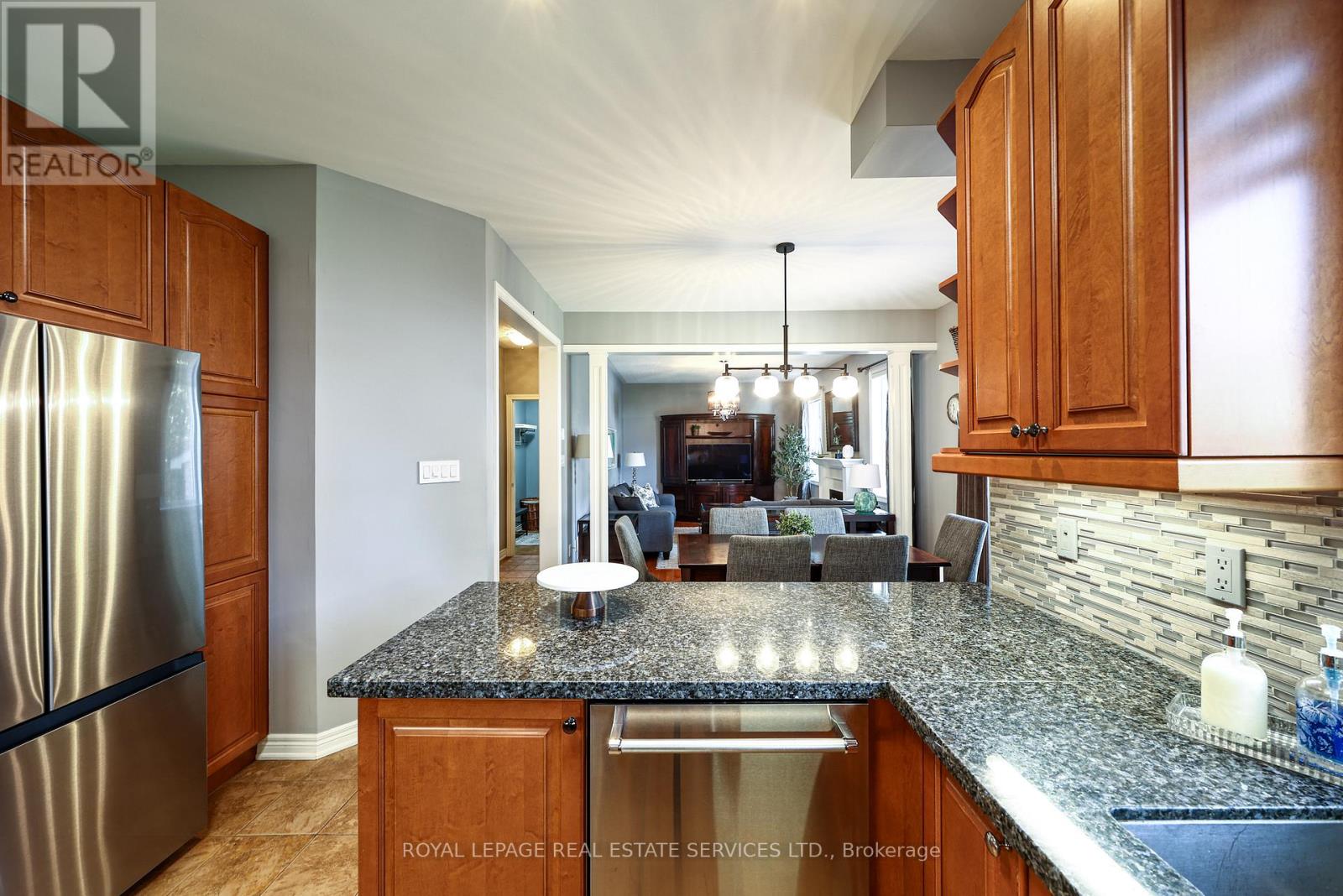 140 HUMBER FOREST COURT - 17