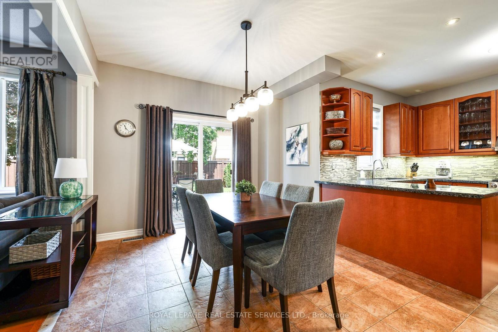 140 HUMBER FOREST COURT - 20