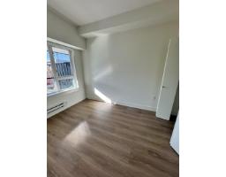 305 15739 Fraser Highway, Surrey, BC V4N6Y4 Photo 9