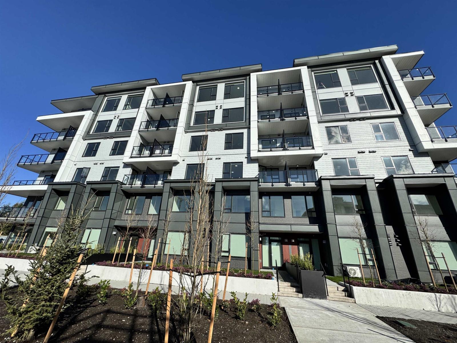 2 Bed, 1 Bath Apartment for Sale in Surrey – 305 15739 FRASER HIGHWAY, Surrey – MLS# R3138683 - Image 10