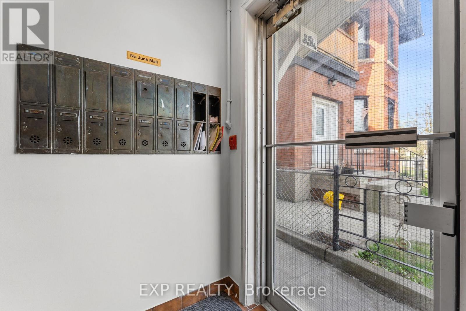 354 ANNETTE STREET - 18