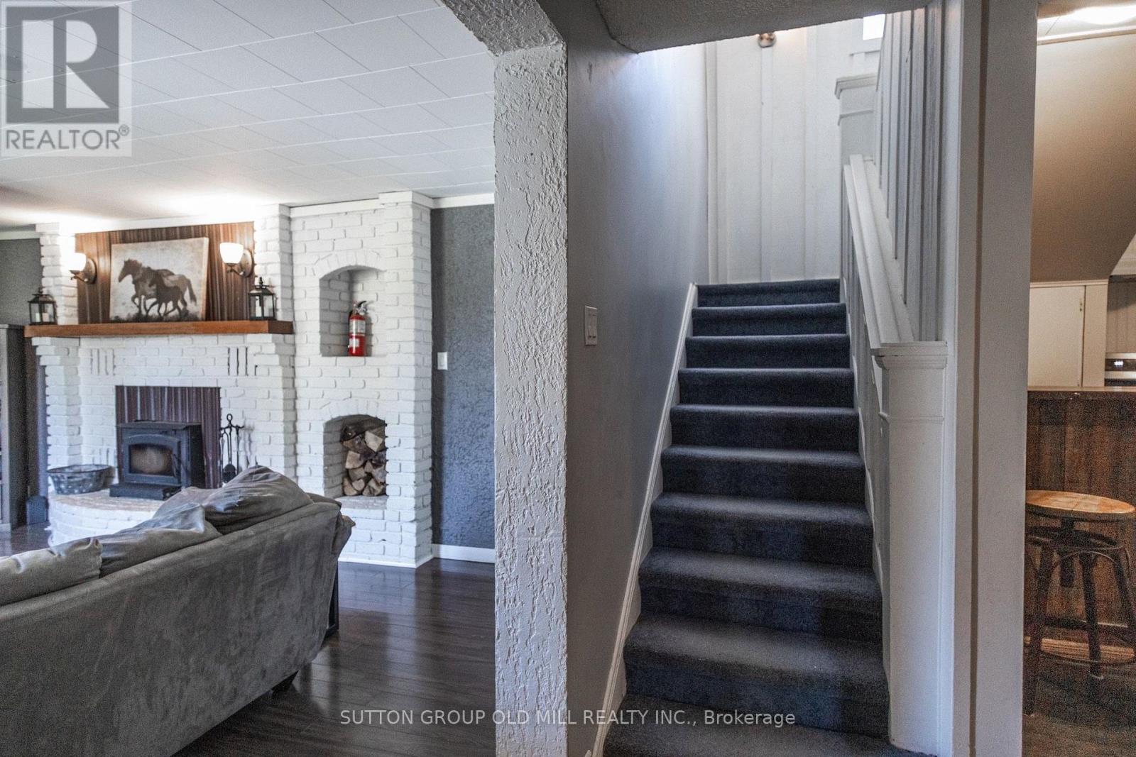 124 BRUCE STREET S - 3