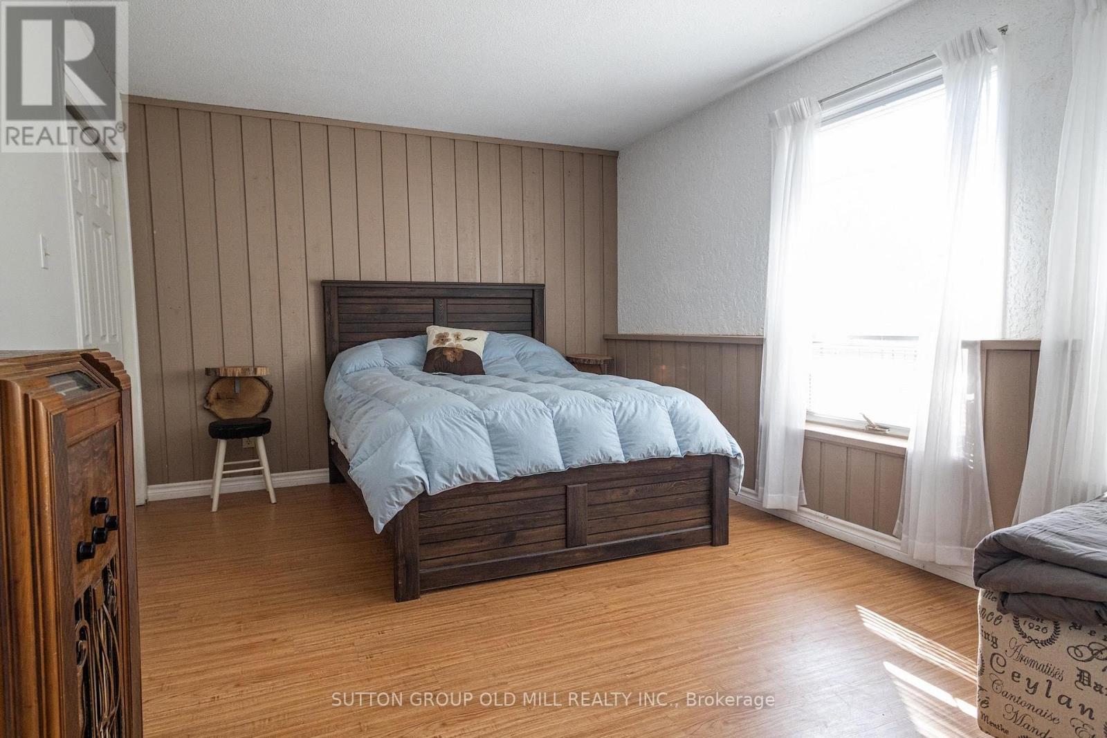 124 BRUCE STREET S - 6