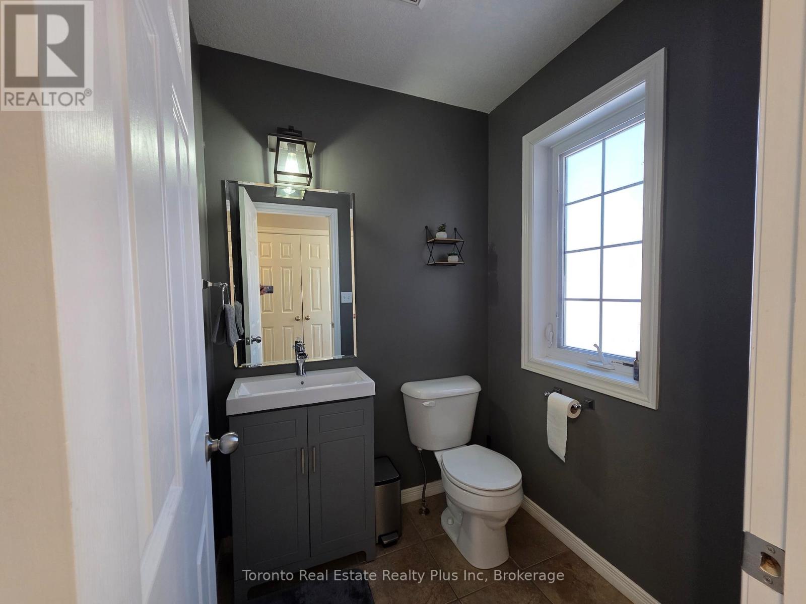 16 TALON DRIVE - 16