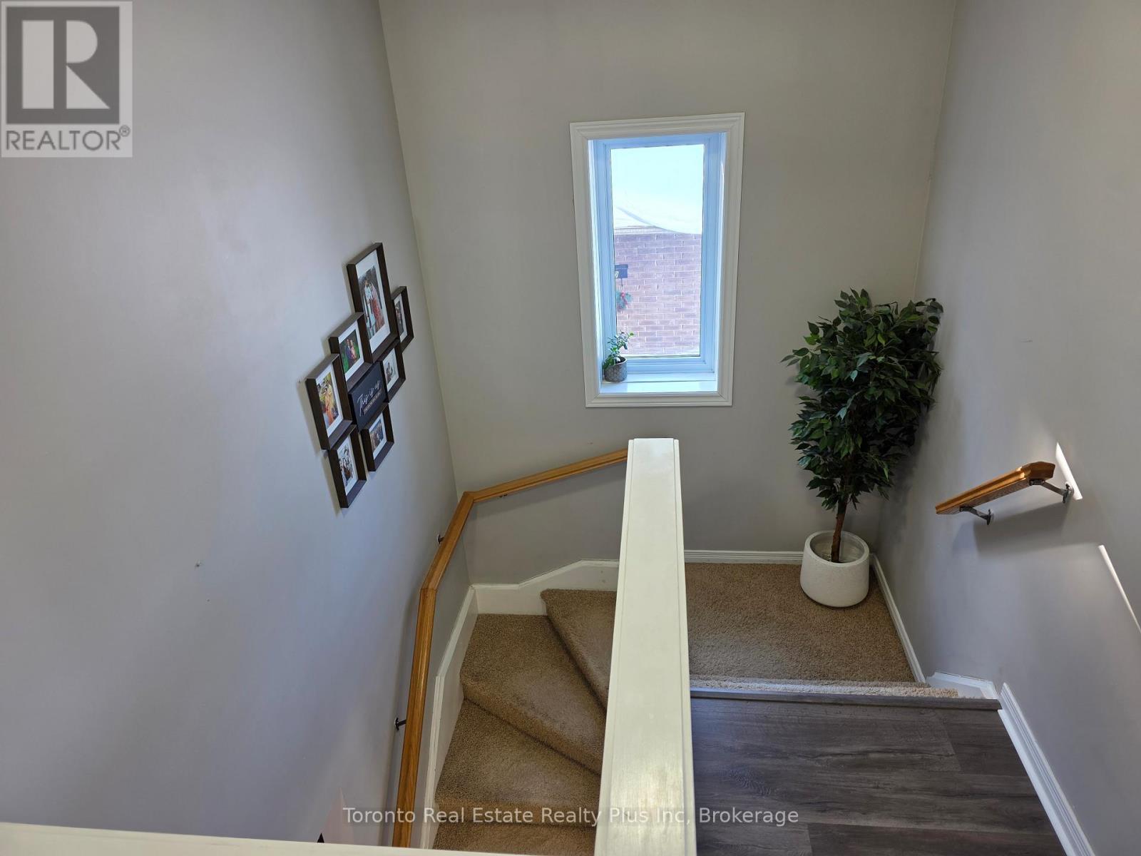 16 TALON DRIVE - 24