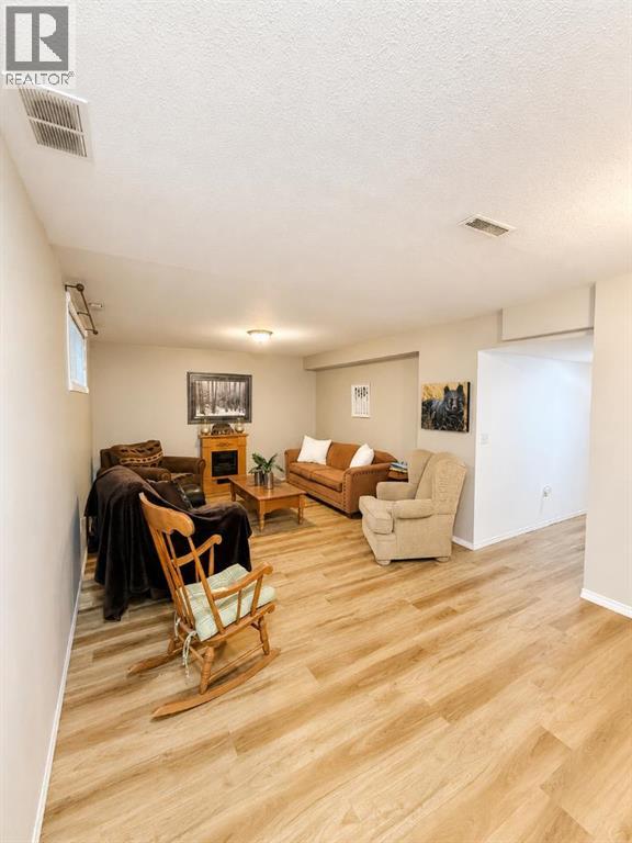 5109 42 Street — photo 24