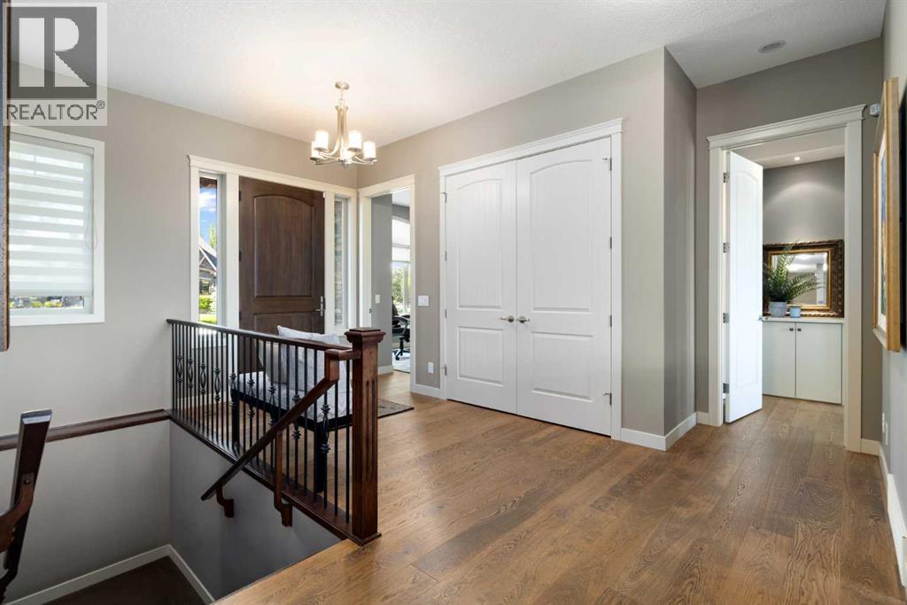 Foyer, on to office