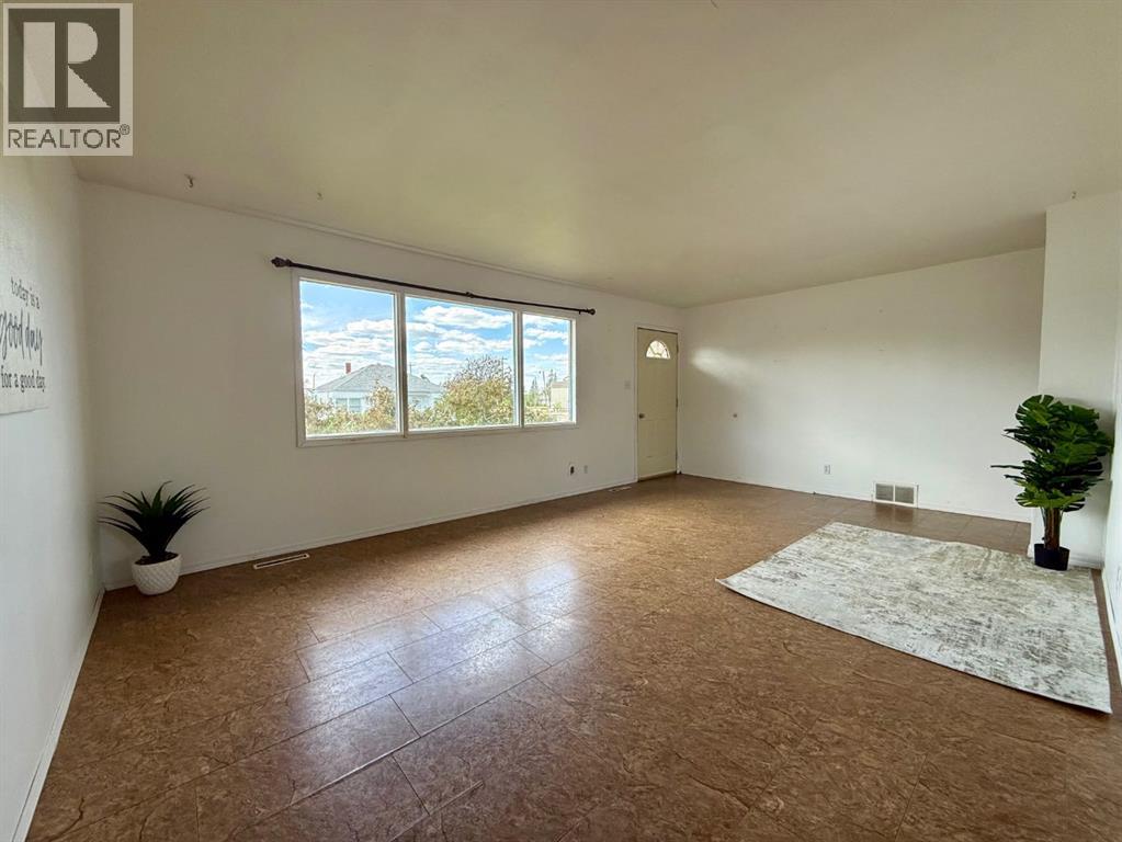 4643 52 Street - 12