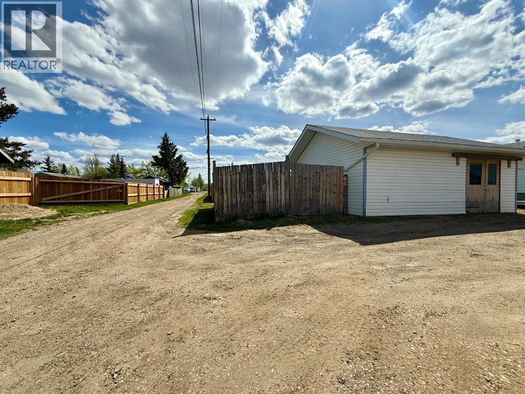 4643 52 Street - 4