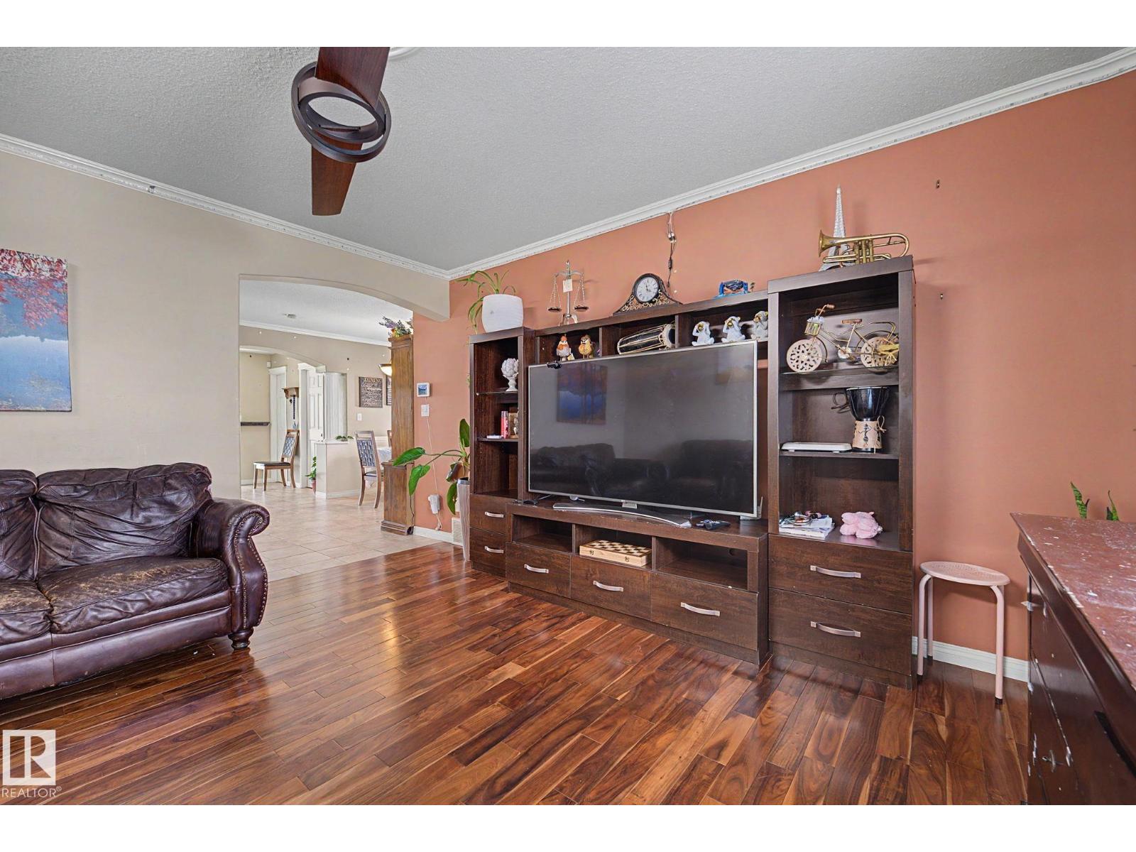 15619 45 ST NW - 18
