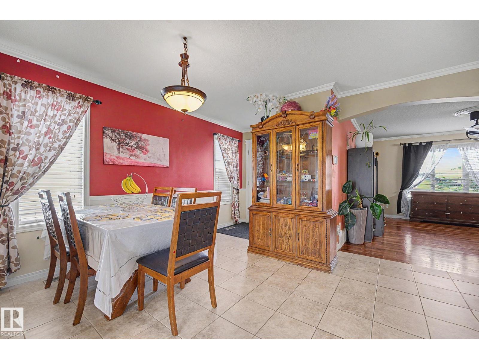15619 45 ST NW - 14