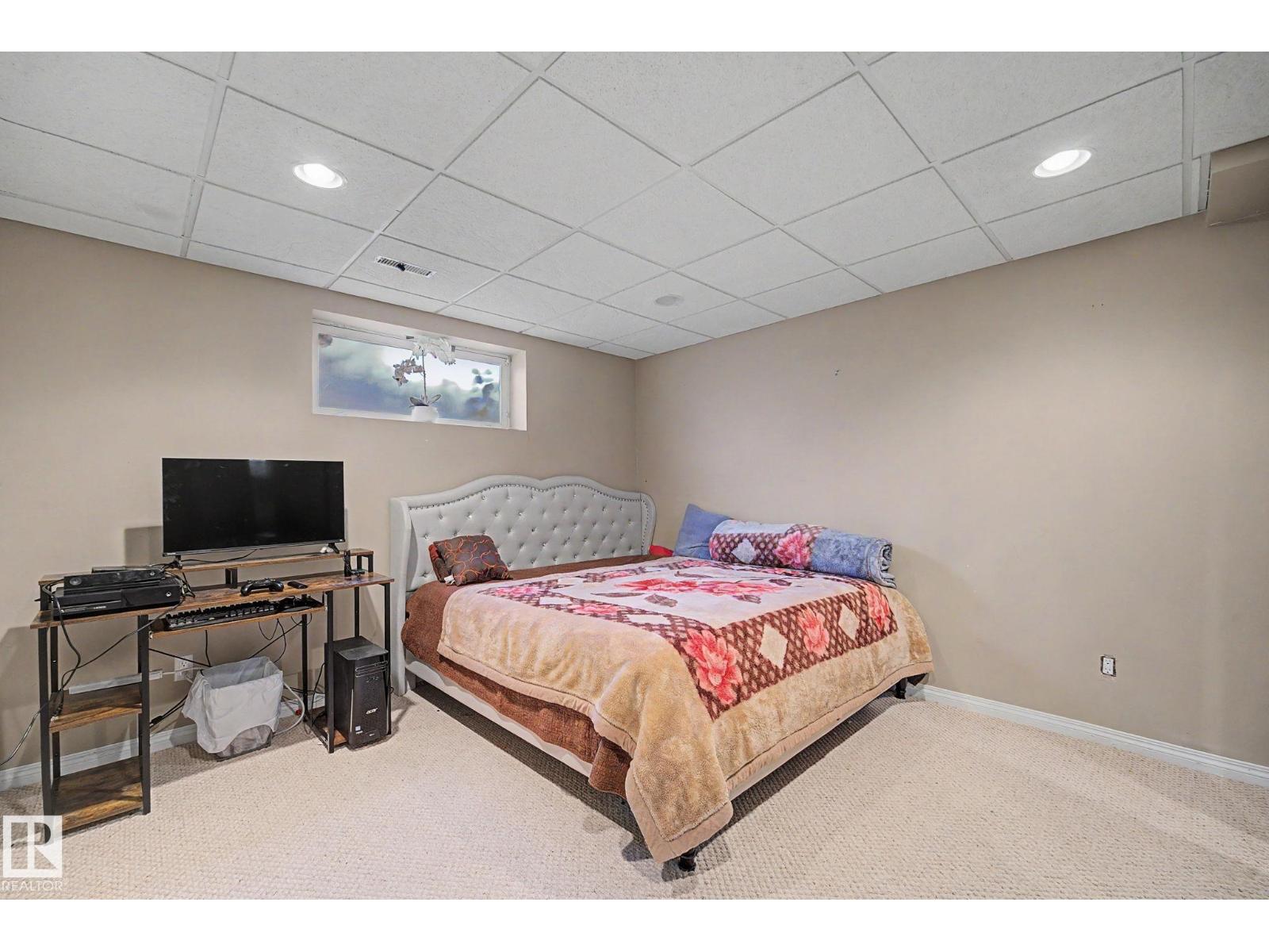 15619 45 ST NW - 37