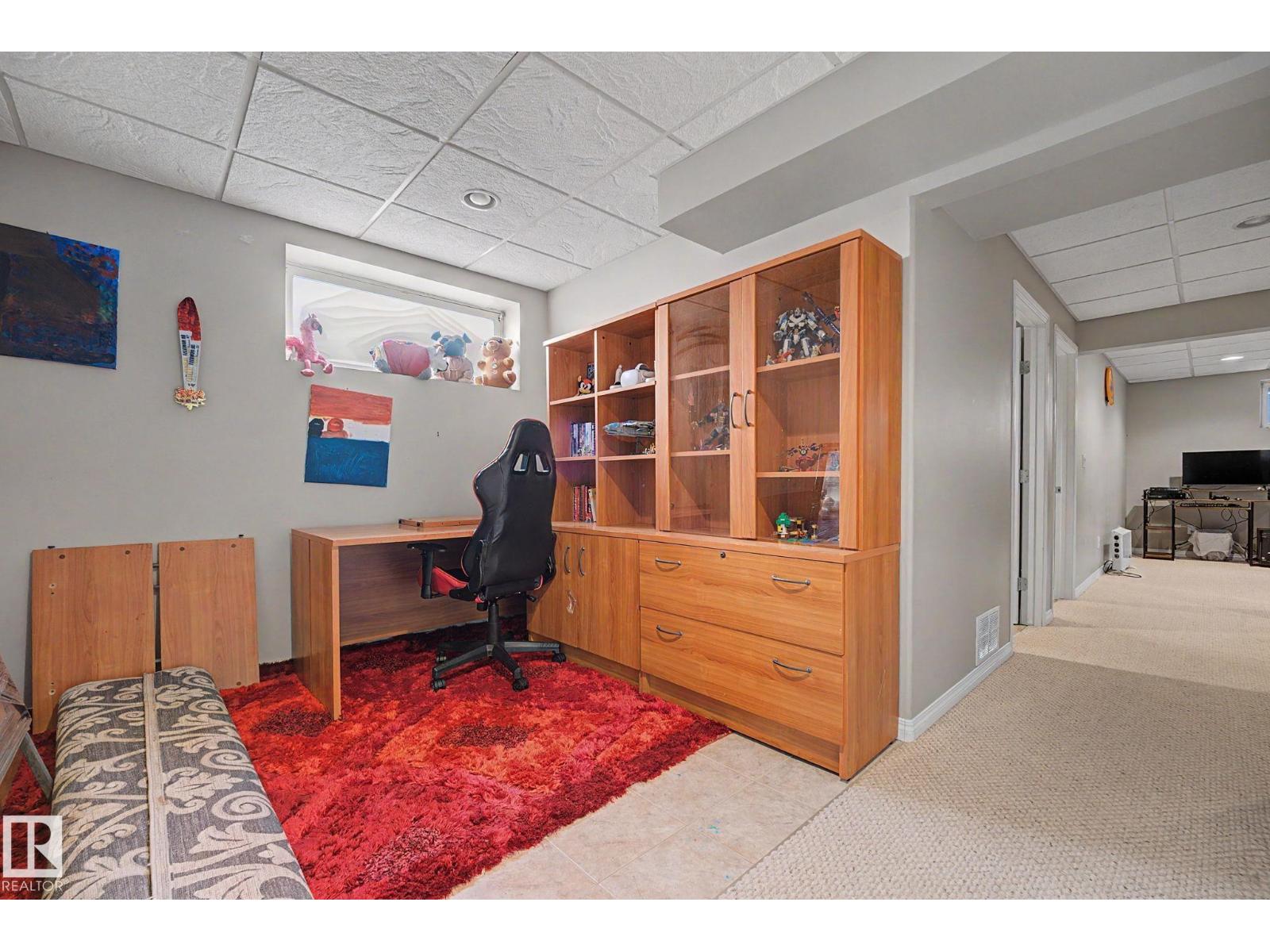 15619 45 ST NW - 33