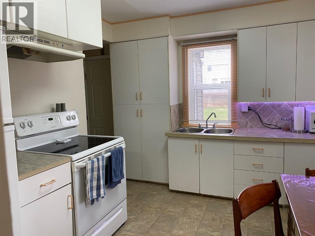 5316 47 Street — photo 9