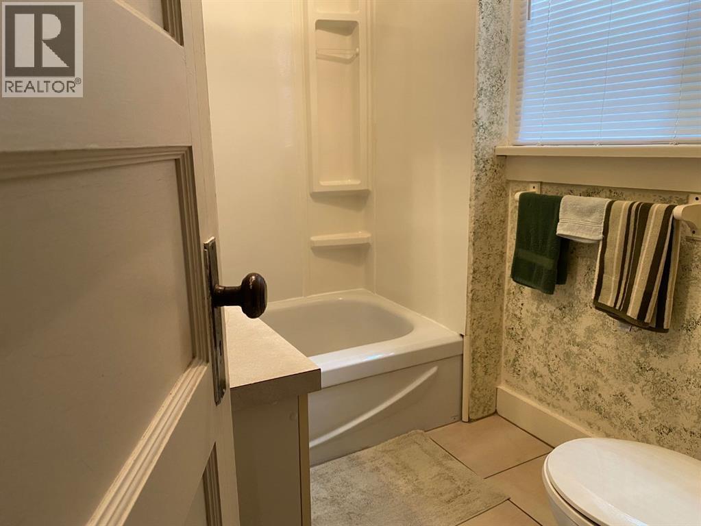5316 47 Street — photo 16