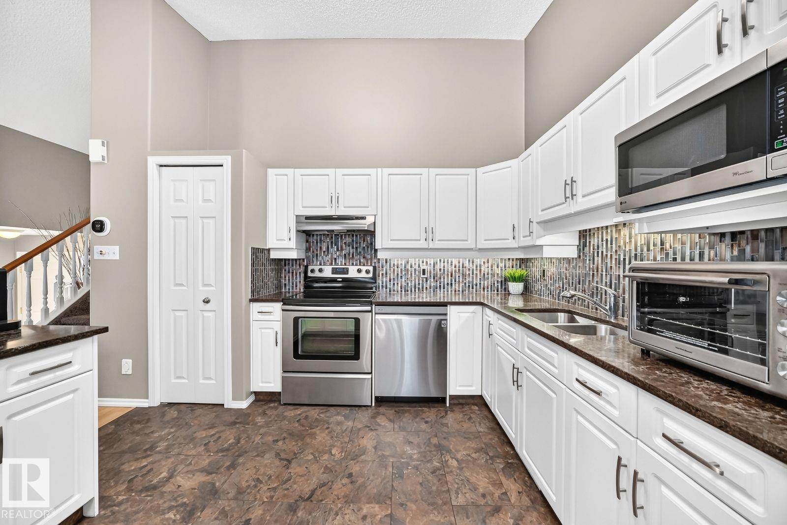 27 ESTATES CT — photo 9