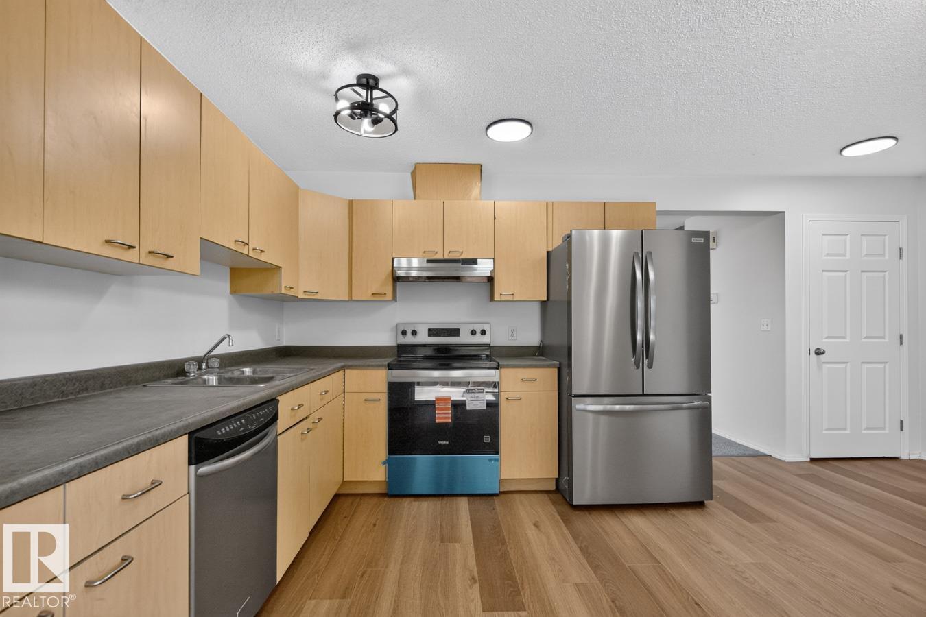 #18 15128 22 ST NW - 12