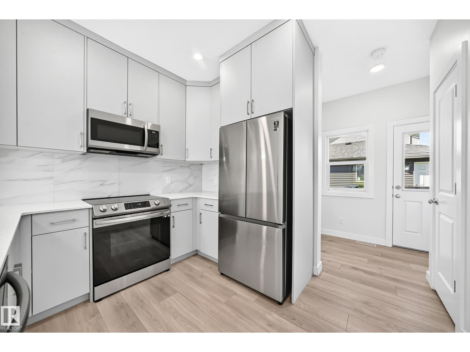 3816 CHRUSTAWKA PL SW - 10
