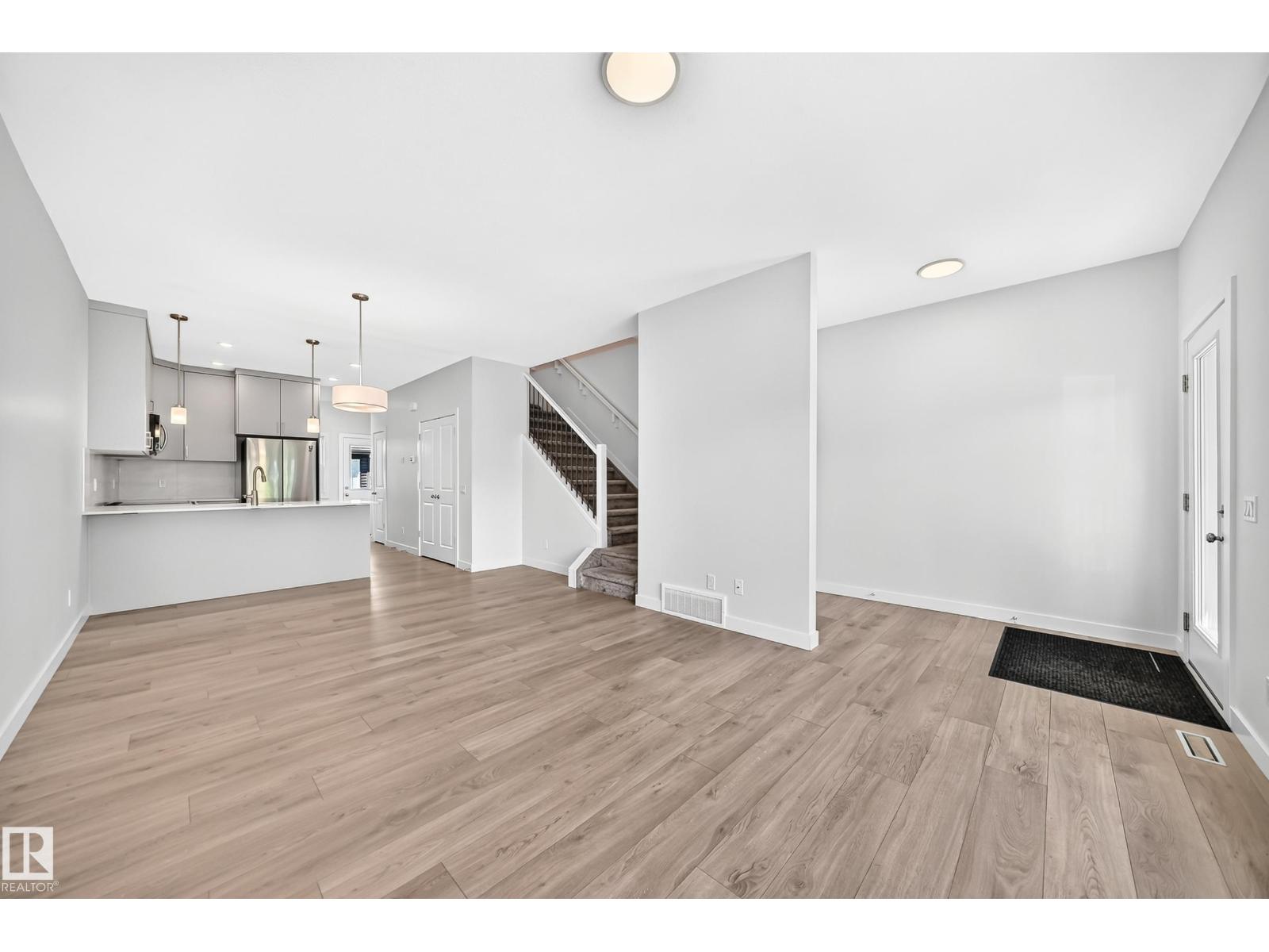 3816 CHRUSTAWKA PL SW - 5
