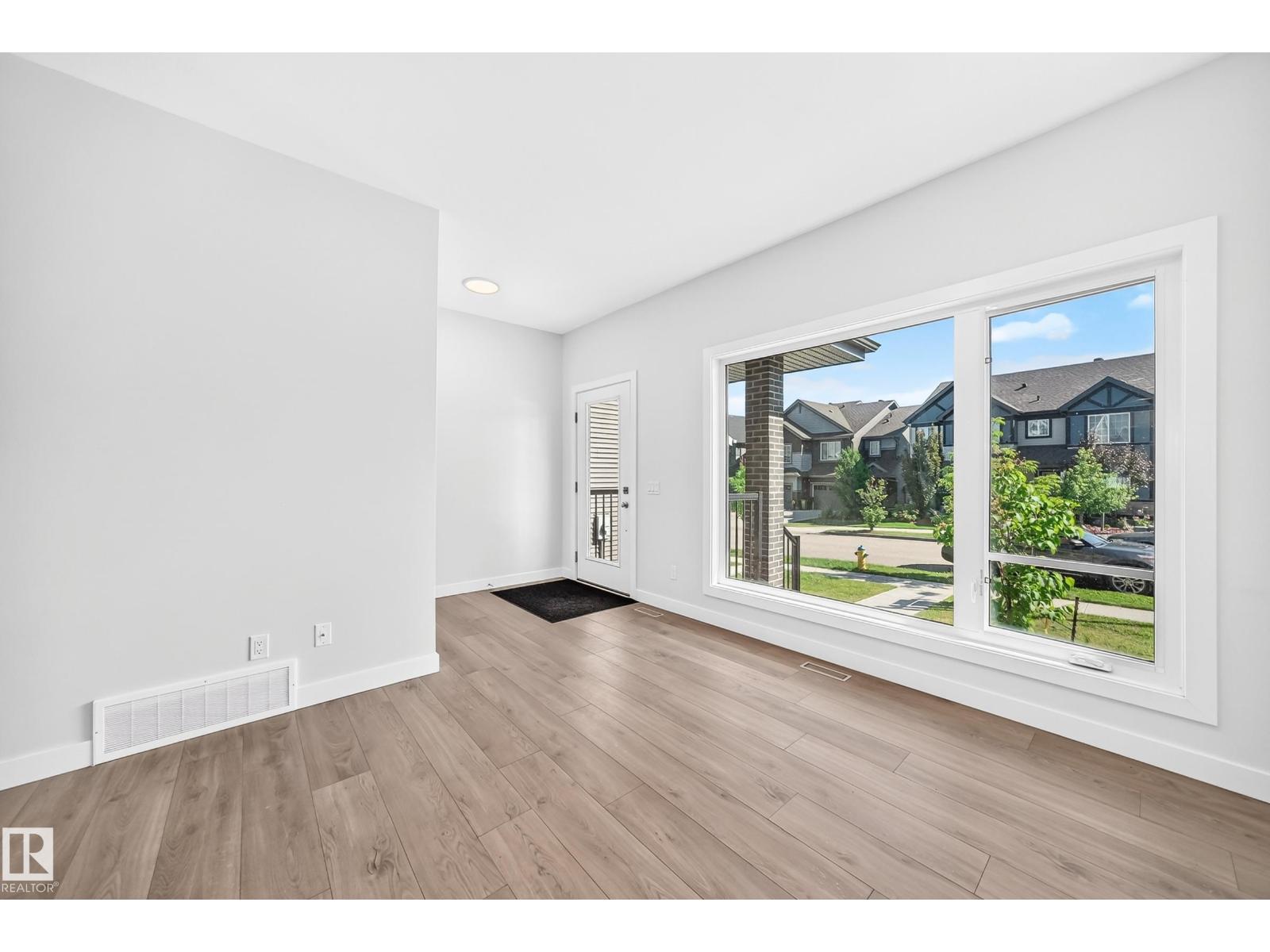 3816 CHRUSTAWKA PL SW - 4