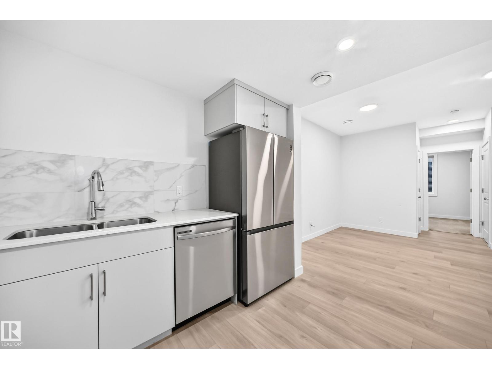 3816 CHRUSTAWKA PL SW - 27