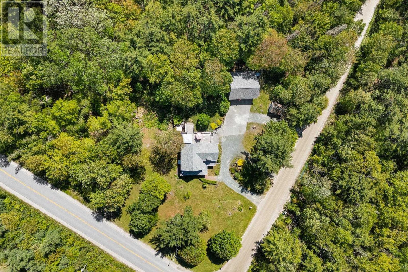 9 Olivers Road - 32