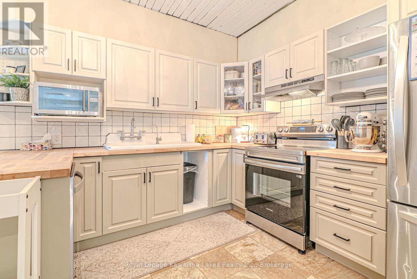 112 ECHO BAY ROAD - 19
