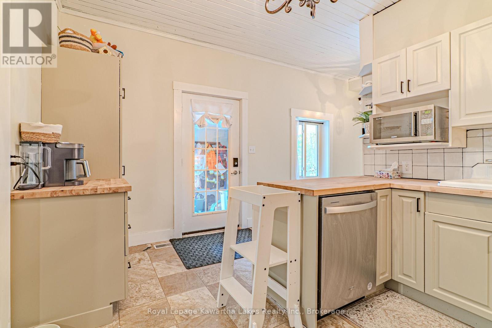 112 ECHO BAY ROAD - 20