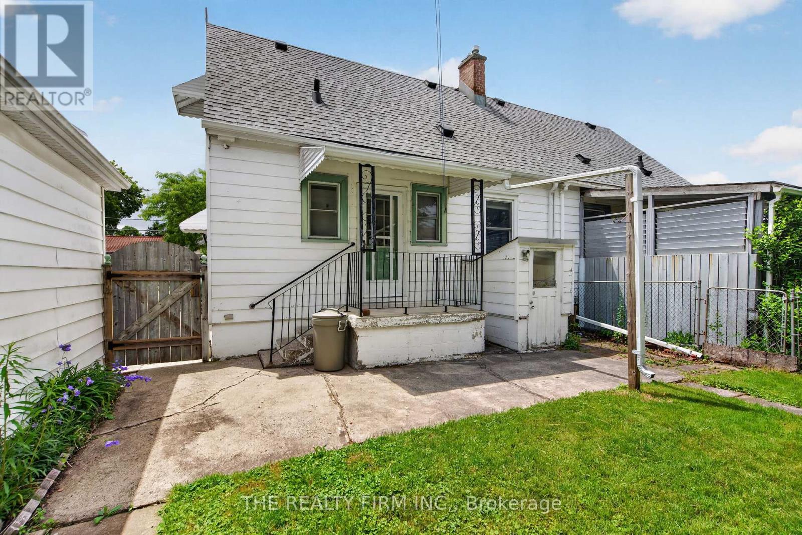 38 ELLIOTT STREET - 18