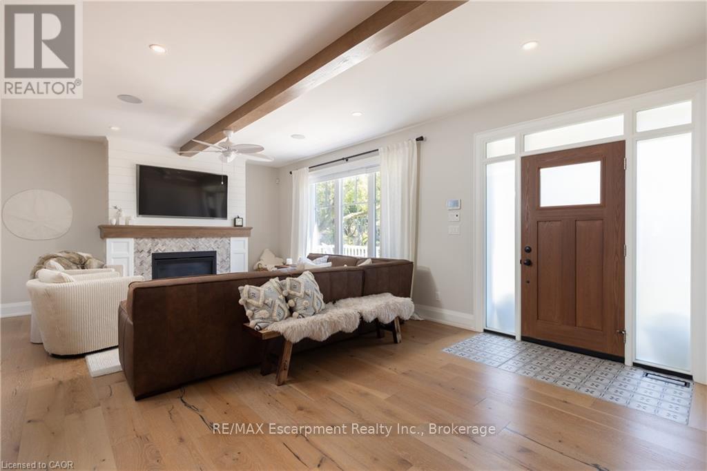 2195 COURTLAND DRIVE - 6